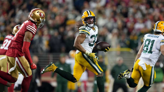 January 20, 2024; Santa Clara, CA, USA; Green Bay Packers running back Aaron Jones (33) runs against the San Francisco 49ers during the fourth quarter in a 2024 NFC divisional round game at Levi's Stadium. Mandatory Credit: Kyle Terada-USA TODAY Sports